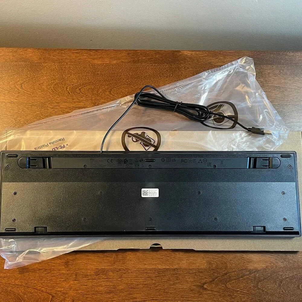 NEW Dell Wired Keyboard and Mouse KM300C